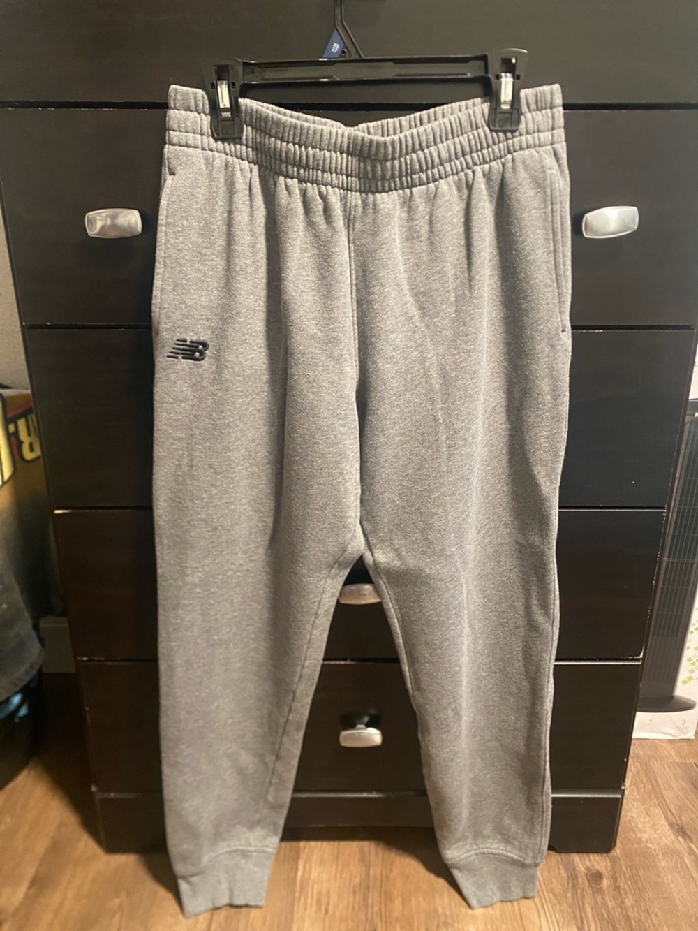 New Balance Fleece Sweatpants/Joggers w Embroidered Logo